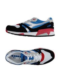 Низкие кеды и кроссовки Diadora