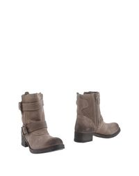 Серые Полусапоги и высокие ботинки Wrangler