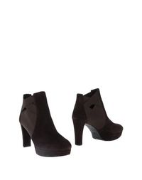 Коричневые Полусапоги и высокие ботинки Stuart Weitzman