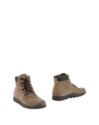 Полусапоги и высокие ботинки Wrangler