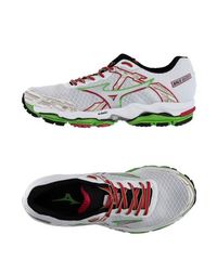 Низкие кеды и кроссовки Mizuno