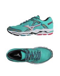 Низкие кеды и кроссовки Mizuno