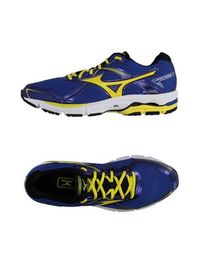 Низкие кеды и кроссовки Mizuno