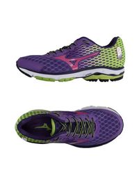 Низкие кеды и кроссовки Mizuno