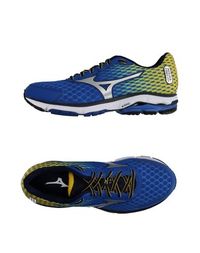 Низкие кеды и кроссовки Mizuno