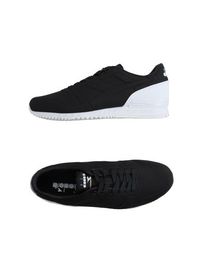 Низкие кеды и кроссовки Diadora