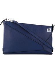 клатч асимметричного кроя  Loewe