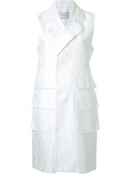 metric vest Strateas Carlucci