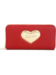 кошелек с золотистой аппликацией Love Moschino