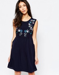 Приталенное платье с цветочным орнаментом Yumi - Темно-синий