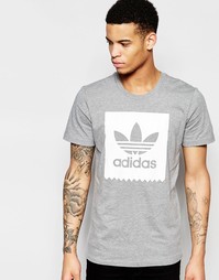 Серая футболка с логотипом adidas Originals AO0756 - Серый