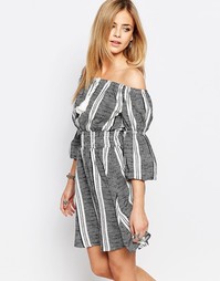Платье в полоску с открытыми плечами Boohoo - Черный