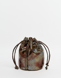Маленькая сумка дафл со змеиным рисунком цвета металлик ASOS - Золотой