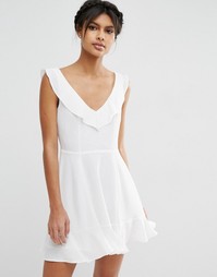 Короткое приталенное платье с рюшами ASOS - Слоновая кость