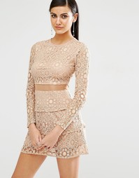 Кружевное короткое приталенное платье с сетчатой вставкой Missguided