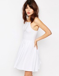 Короткое приталенное платье ASOS - Белый
