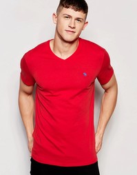 Красная облегающая футболка с V‑образным вырезом Abercrombie &amp; Fitch