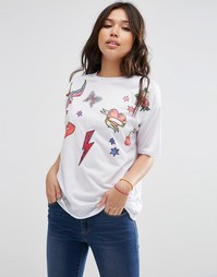 Oversize-футболка с принтом нашивок ASOS - Белый