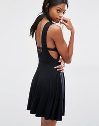 Приталенное платье с заниженными проймами Missguided - Черный
