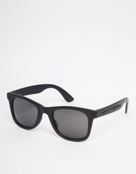 Черные квадратные солнцезащитные очки с заклепками на дужках ASOS