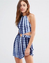 Kороткое приталенное платье с вырезами и узором тай-дай Missguided
