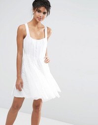 Приталенное платье с кружевными вставками ASOS - Белый