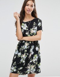 Короткое приталенное платье с принтом и короткими рукавами Vero Moda E