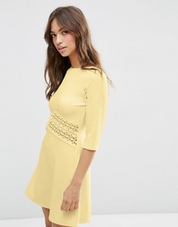 Цельнокройное платье с кружевной вставкой ASOS - Soft yellow