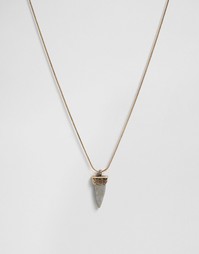 Ожерелье ограниченной серии с треугольным камнем - Черный Asos