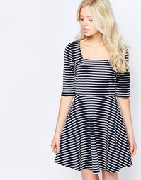 Короткое приталенное платье в полоску Sugarhill Boutique Marcia