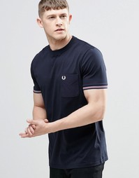 Темно-синяя футболка с карманом и кантом на манжетах Fred Perry