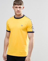 Желтая футболка с тесьмой на рукавах Fred Perry - Желтый
