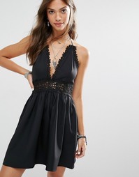 Boohoo Crochet Lace Mini Dress with Ruffle Hem - Черный