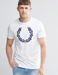 Футболка с логотипом в виде лаврового венка Fred Perry - Белый