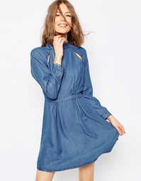 Синее джинсовое платье со стоячим воротником‑оборкой и вырезами ASOS