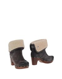Серые Полусапоги и высокие ботинки UGG Australia