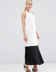 Креповое платье макси с плиссированным подолом ASOS - Черно-белый