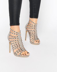 Серые сандалии на каблуке с заклепками Glamorous - Grey micro suede