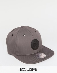 6-панельная кепка Mitchell &amp; Ness эксклюзивно для ASOS - Серый