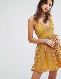 Короткое приталенное кружевное платье Missguided - Оранжевый