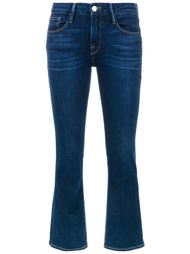 укороченные джинсы с клешем ниже колена  Frame Denim