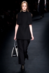 Шерстяная блузка Valentino