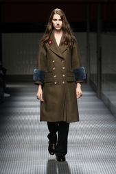 Шерстяное пальто с отделкой из меха норки Gucci