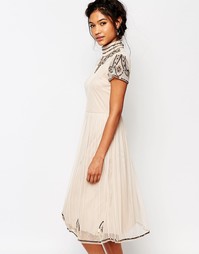 Платье миди с высокой горловиной и бусинами Boohoo Boutique - Телесный