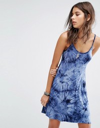 Свободное платье с принтом тай-дай Missguided - Синий