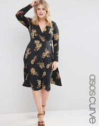 Креповое плиссированное платье миди с темным цветочным принтом ASOS CU