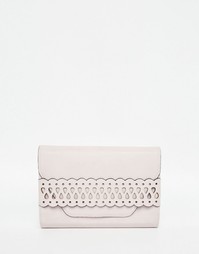 Клатч с лазерной отделкой ASOS - Телесный