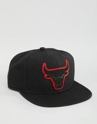 Бейсболка с люверсами Mitchell &amp; Ness Chicago Bulls - Черный