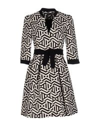 Короткое платье Axara Paris