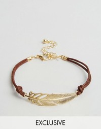 Золотистый браслет с подвесками в форме перьев Reclaimed Vintage